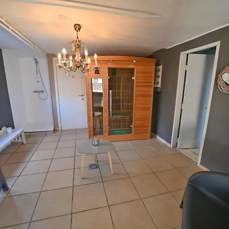 Chalet 8 Pax Near Durbuy With Hot Tub